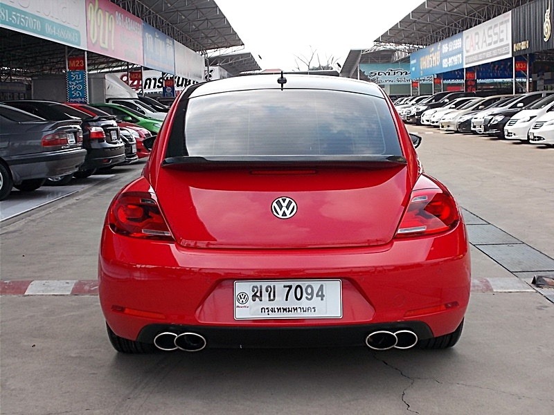 Volkswagen Beetle ปี 2012 สีแดง (รูปที่ 9)