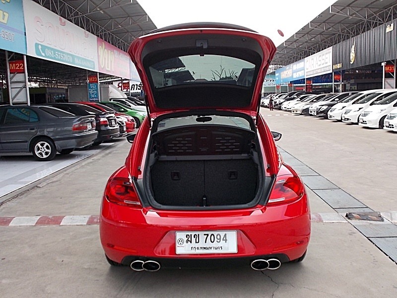 Volkswagen Beetle ปี 2012 สีแดง (รูปที่ 6)