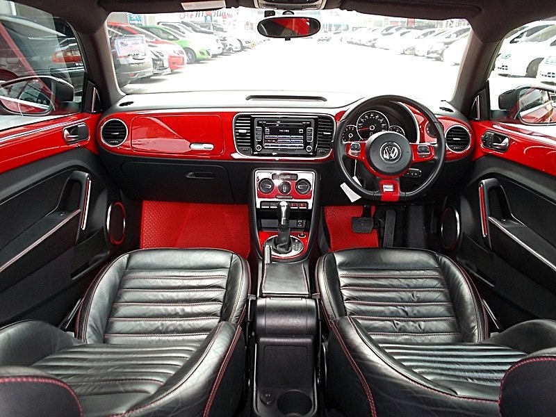 Volkswagen Beetle ปี 2012 สีแดง (รูปที่ 15)