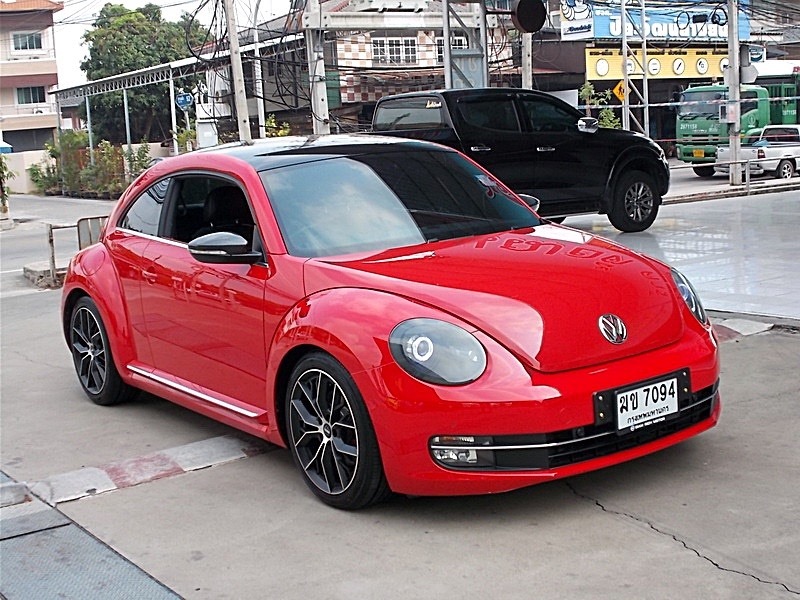 Volkswagen Beetle ปี 2012 สีแดง (รูปที่ 4)