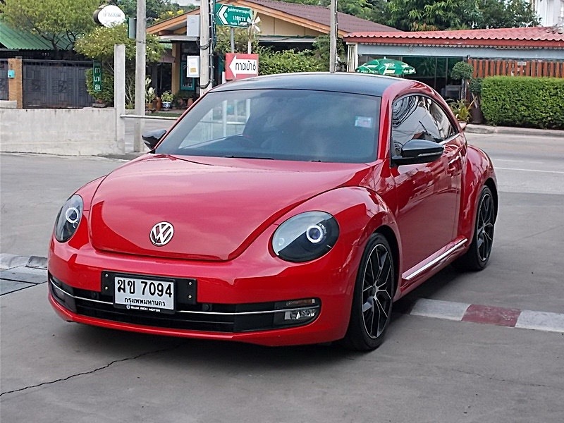 Volkswagen Beetle ปี 2012 สีแดง