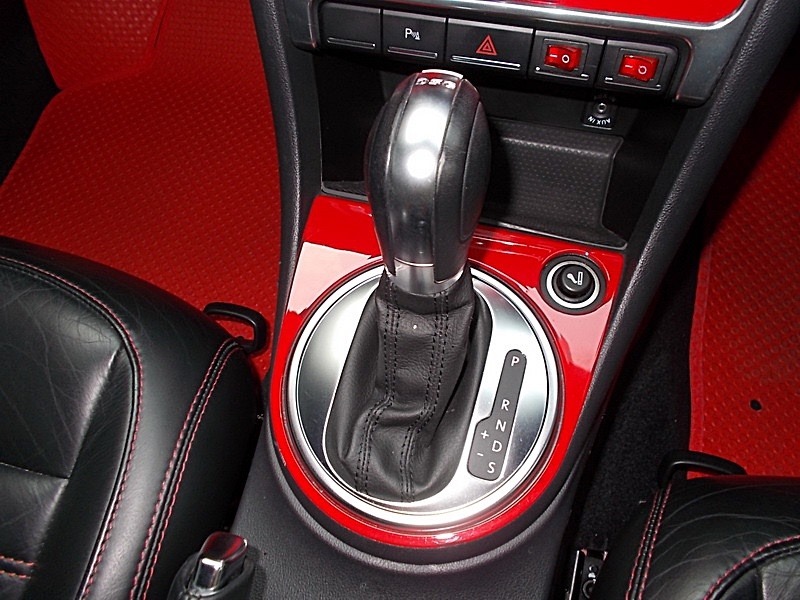 Volkswagen Beetle ปี 2012 สีแดง (รูปที่ 16)