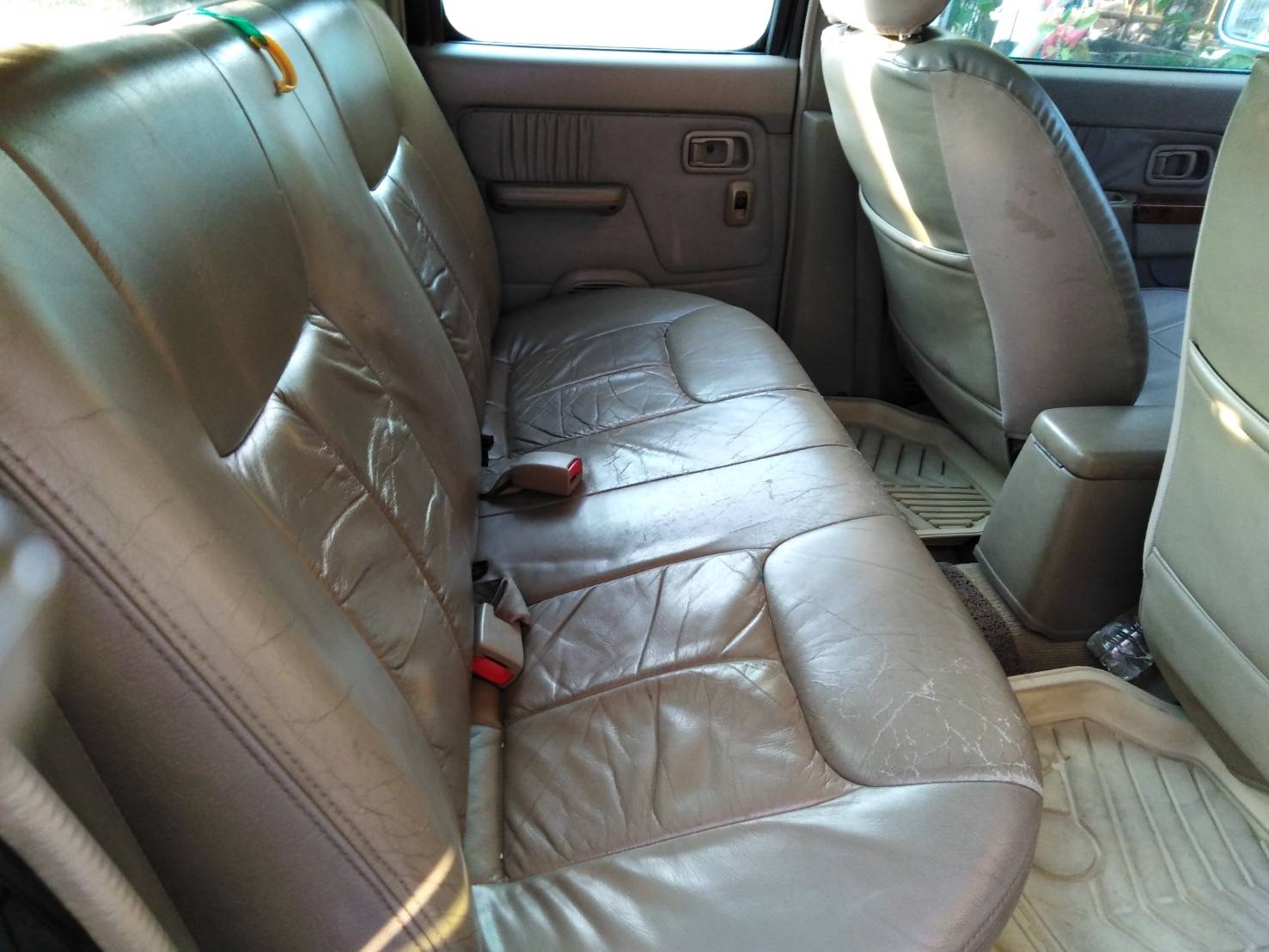 Nissan Frontier​ ปี 2001 สีดำ (รูปที่ 5)