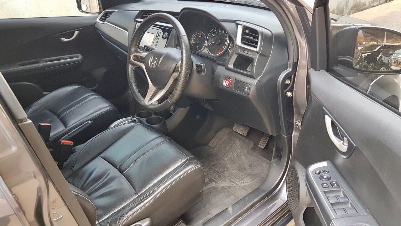 Honda BR-V ปี 2016 สีเทา (รูปที่ 9)