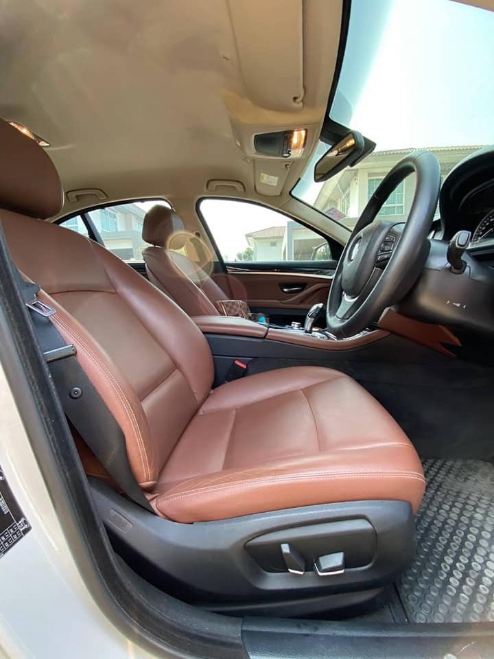 BMW 5 Series F10 520d ปี 2015 สีขาว (รูปที่ 6)
