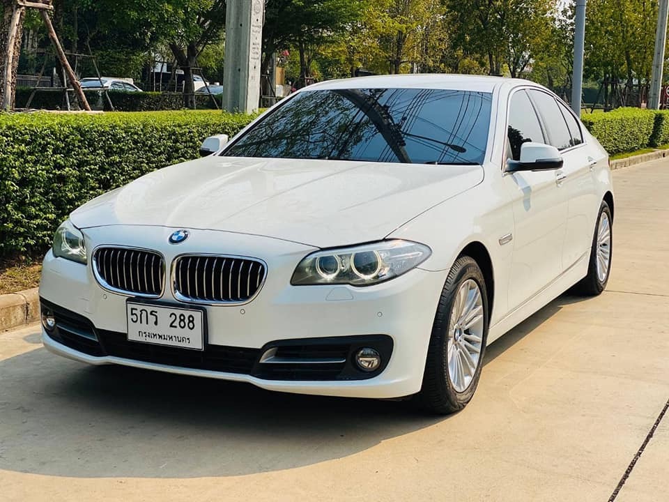 BMW 5 Series F10 520d ปี 2015 สีขาว (รูปที่ 2)
