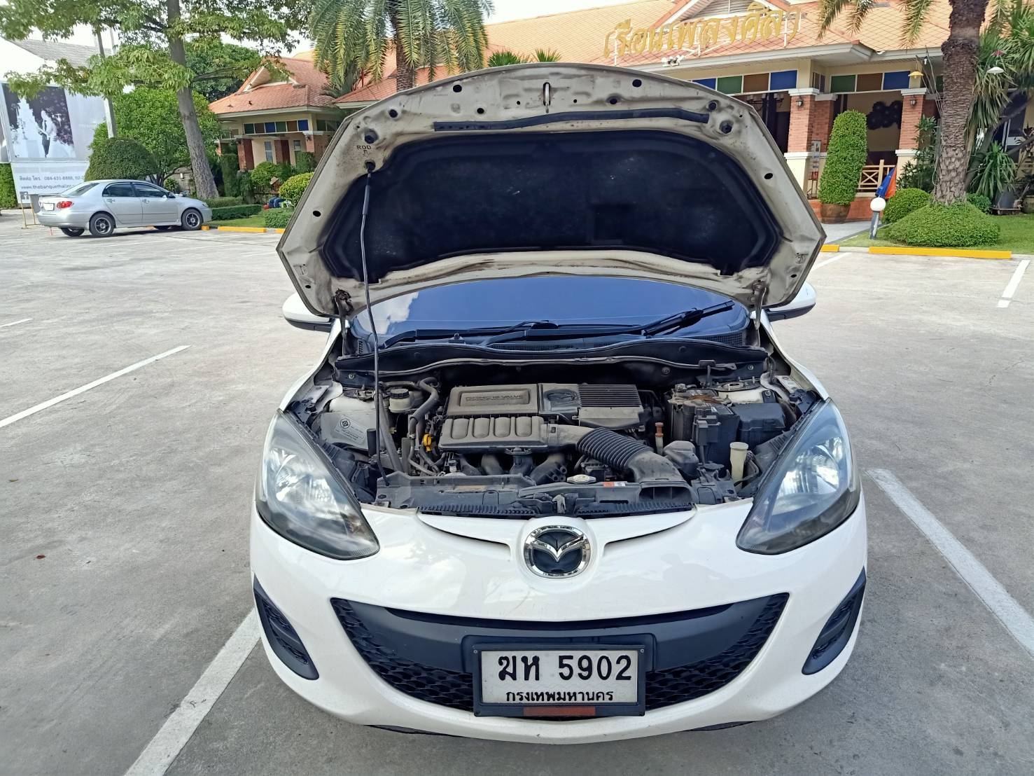 Mazda 2 Elegance (4 ประตู) ปี 2012 สีขาว (รูปที่ 8)