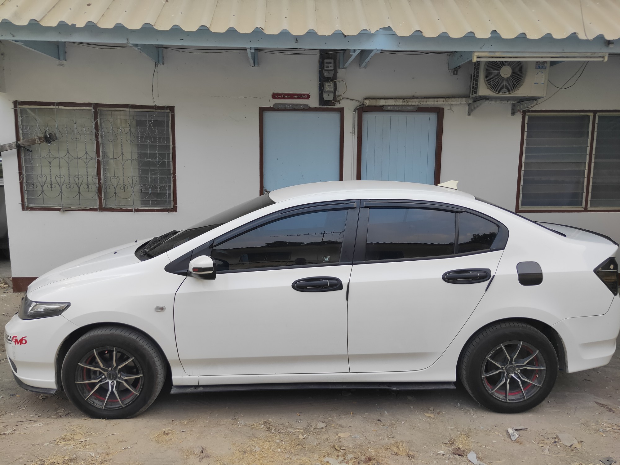Honda City ปี 2013 สีขาว (รูปที่ 2)
