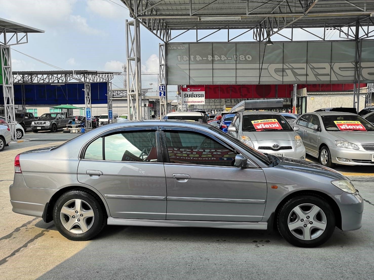 Honda Civic ES (Dimension) โฉม ตาเหยี่ยว ปี 2004 สีเทา (รูปที่ 2)