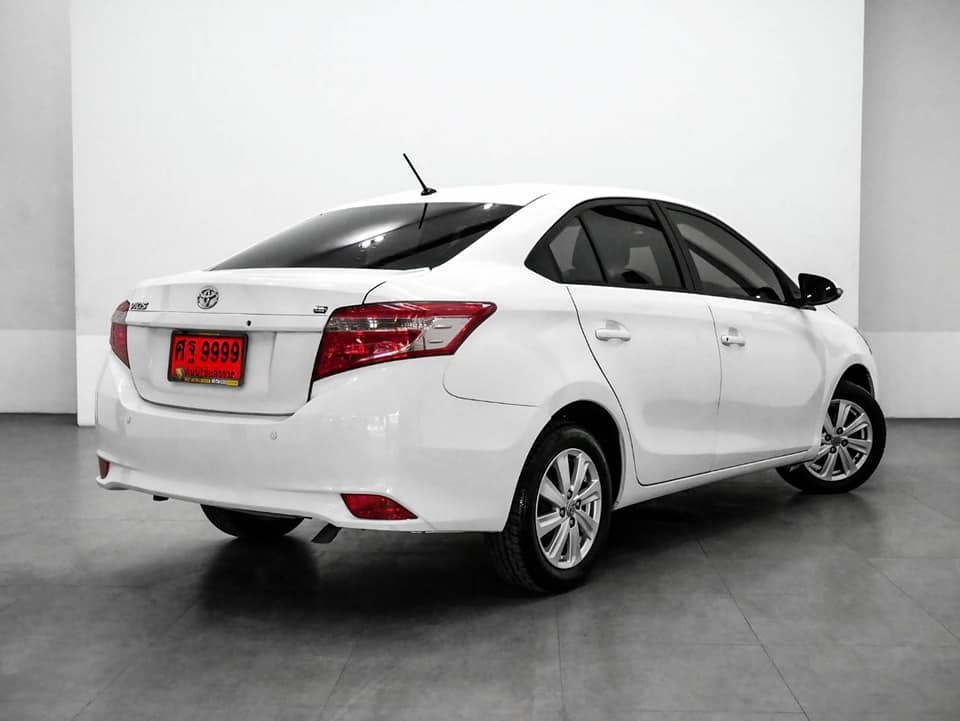 Toyota Vios ปี 2015 สีขาว