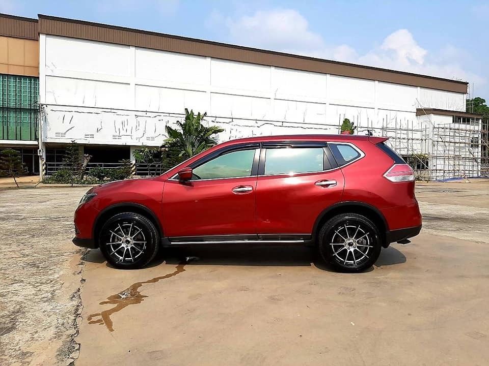 Nissan X-trail ปี 2015 สีแดง (รูปที่ 3)