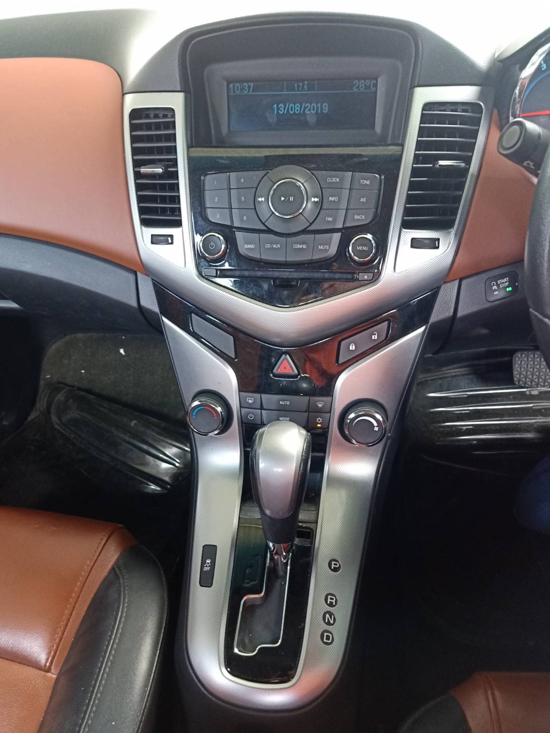 Chevrolet Cruze ปี 2011 สีดำ (รูปที่ 7)