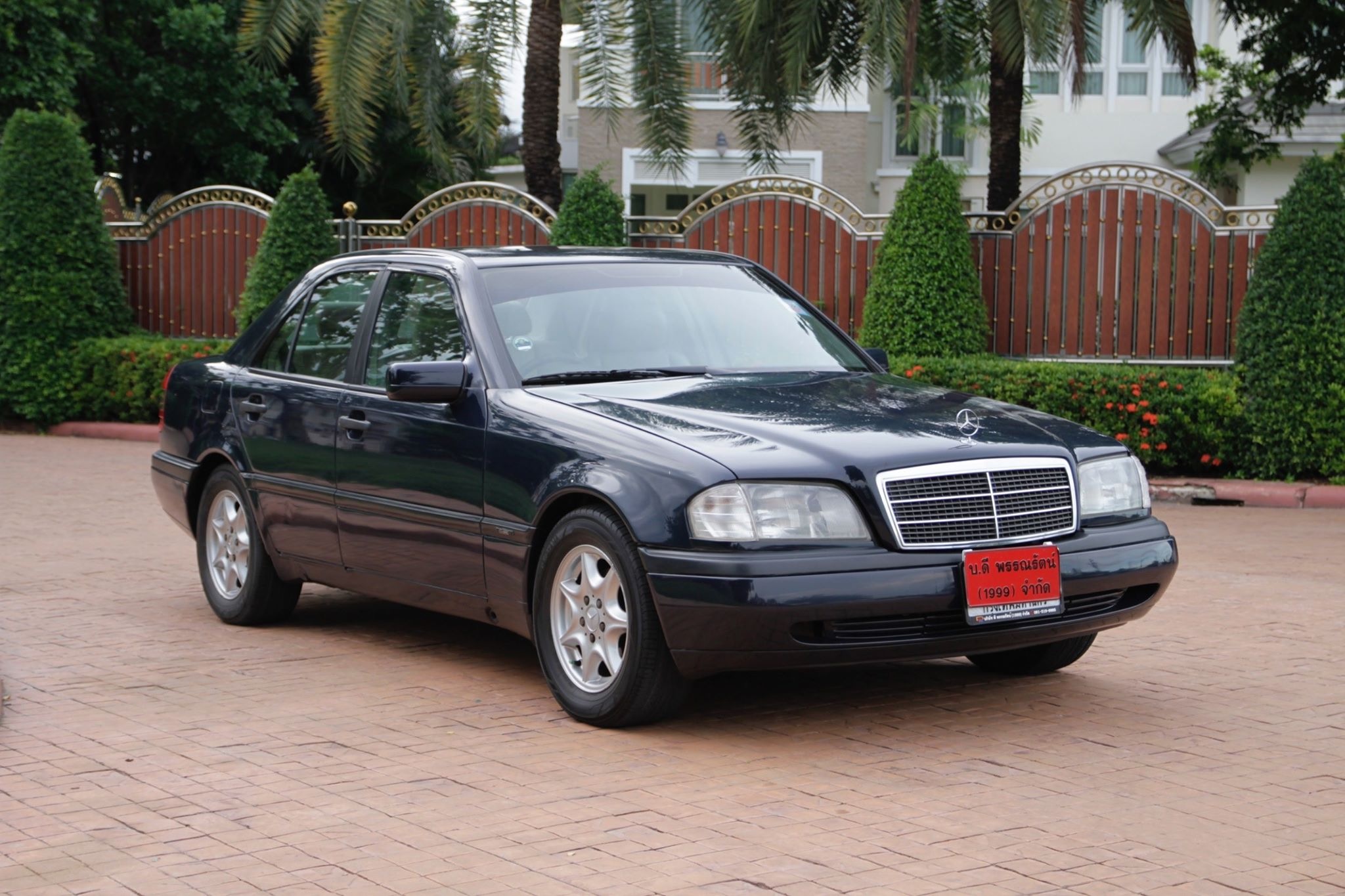 Mercedes-Benz C-Class W202 C180 ปี 1998 สีน้ำเงิน (รูปที่ 2)