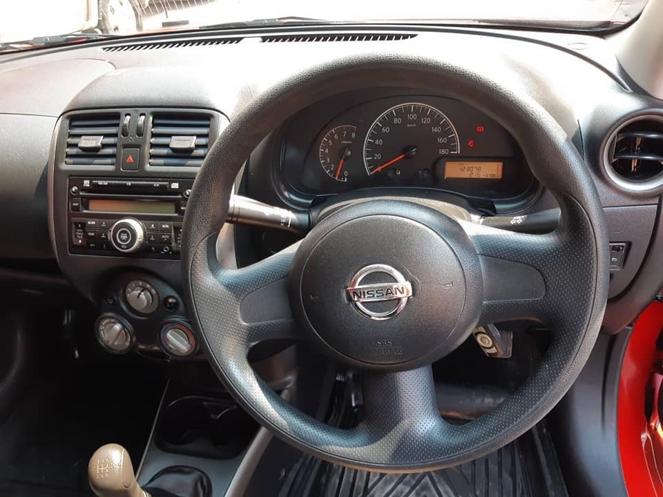 Nissan Almera ปี 2013 สีแดง (รูปที่ 7)