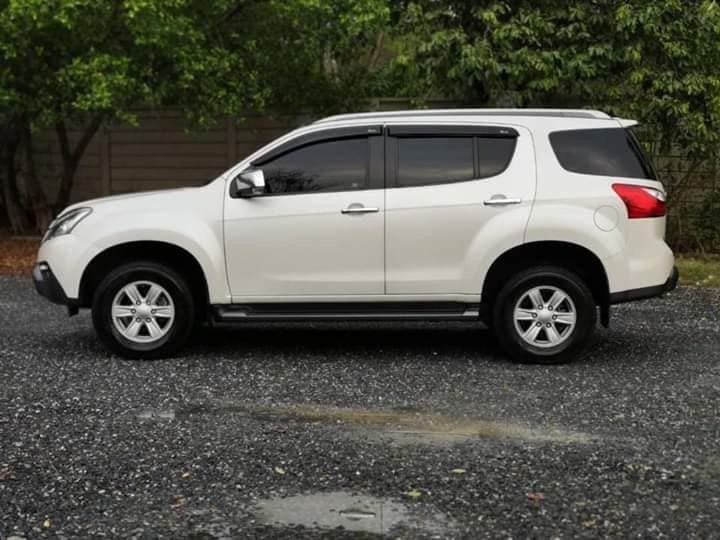 Isuzu MU-X ปี 2013 สีขาว (รูปที่ 4)