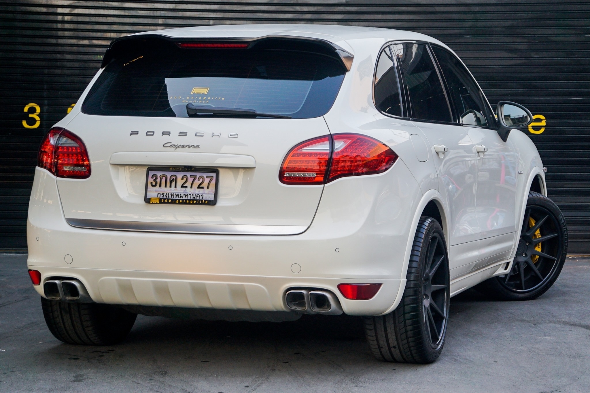 Porsche Cayenne ปี 2011 สีขาว