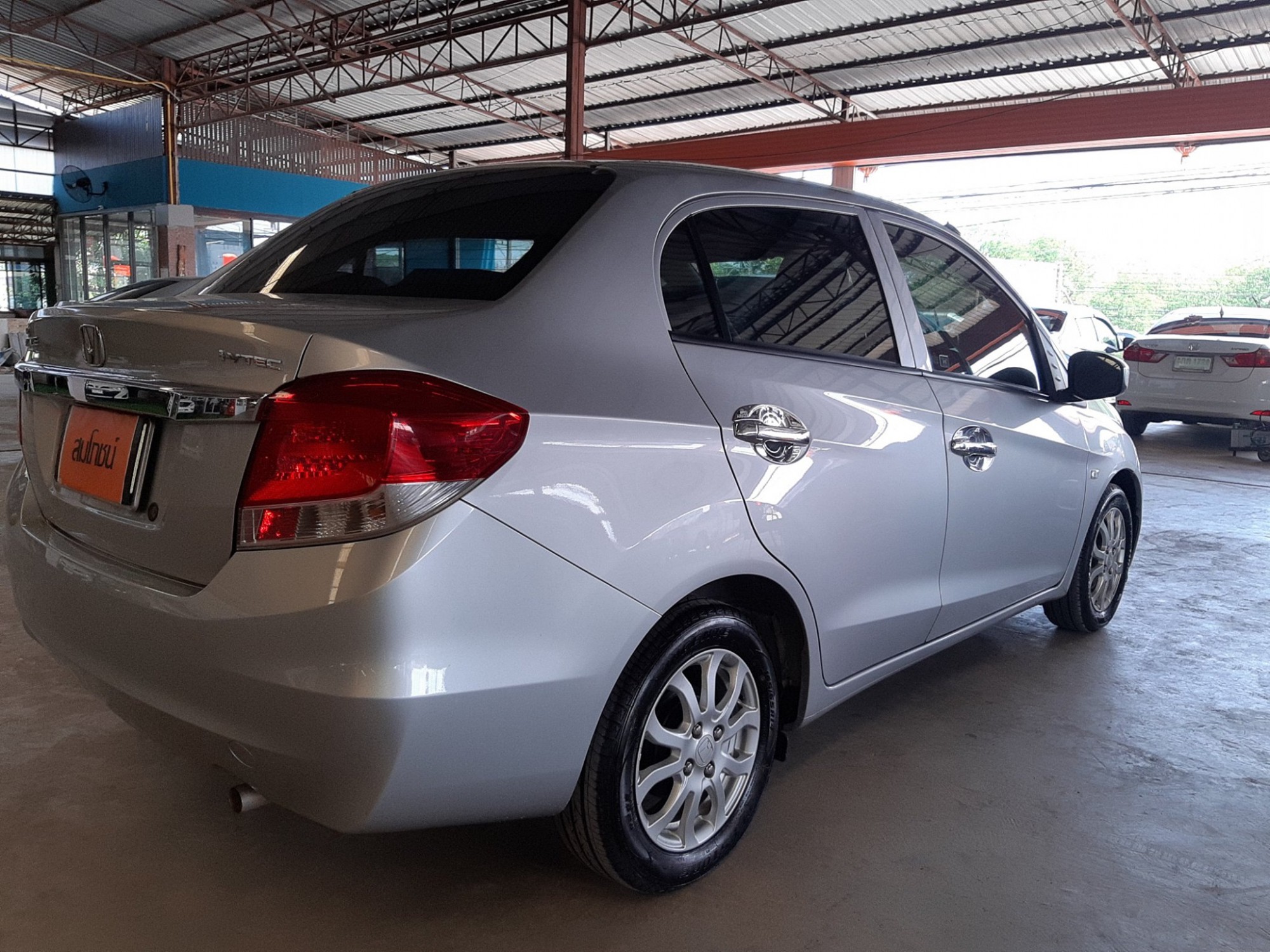 Honda Brio Amaze ปี 2013 สีเงิน (รูปที่ 5)