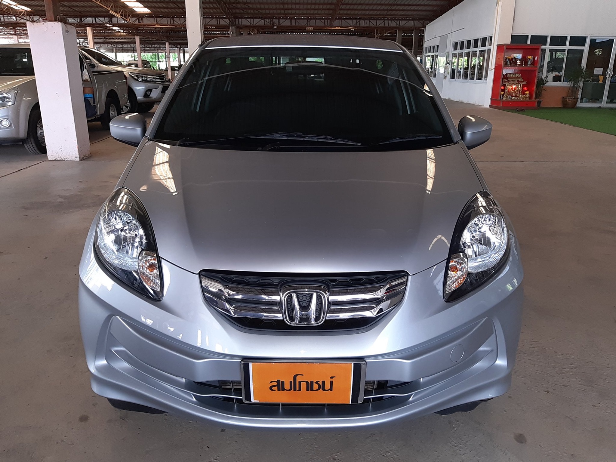 Honda Brio Amaze ปี 2013 สีเงิน (รูปที่ 2)
