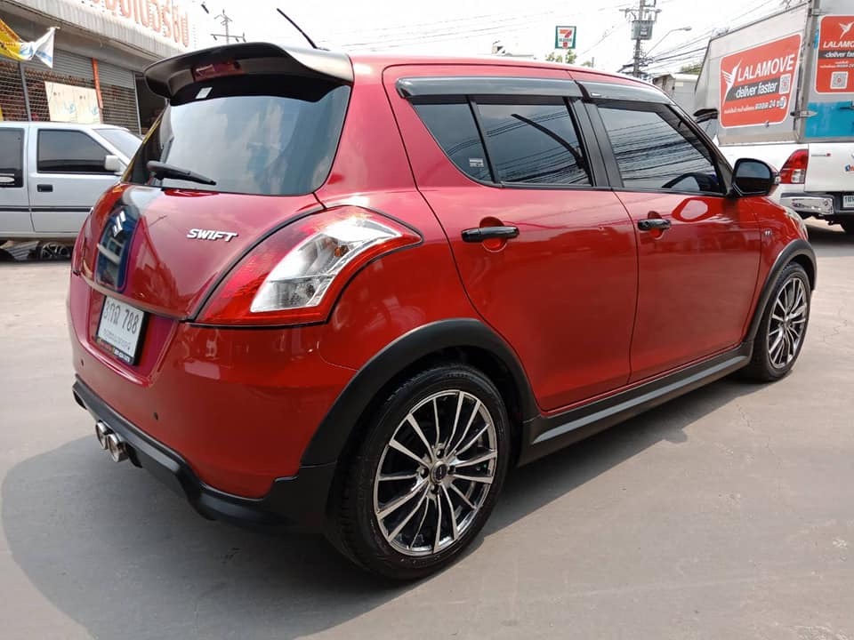 Suzuki Swift ปี 2013 สีแดง (รูปที่ 4)