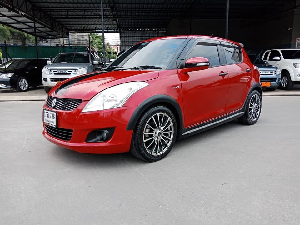 Suzuki Swift ปี 2013 สีแดง