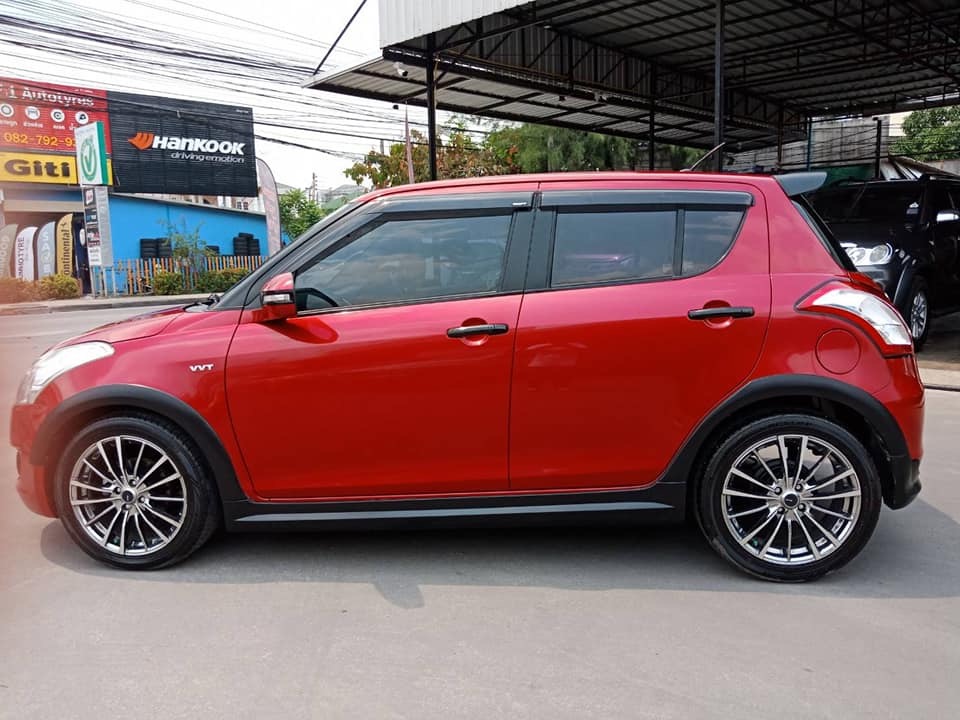 Suzuki Swift ปี 2013 สีแดง