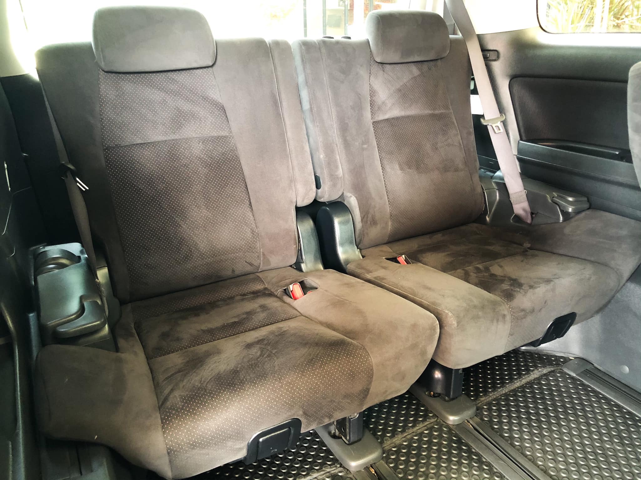 Toyota Vellfire ปี 2009 สีขาว (รูปที่ 8)