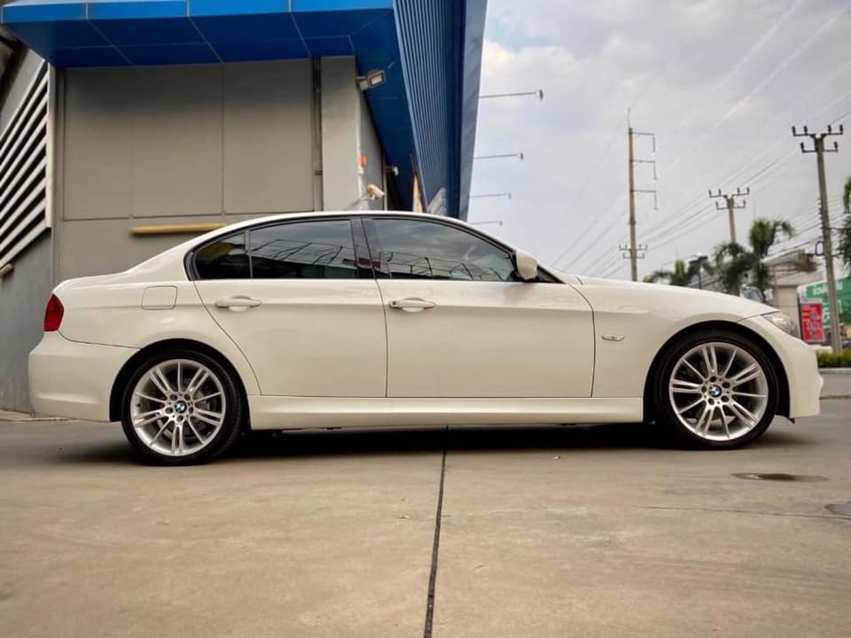 BMW 3 Series E90 320d ปี 2012 สีขาว (รูปที่ 6)