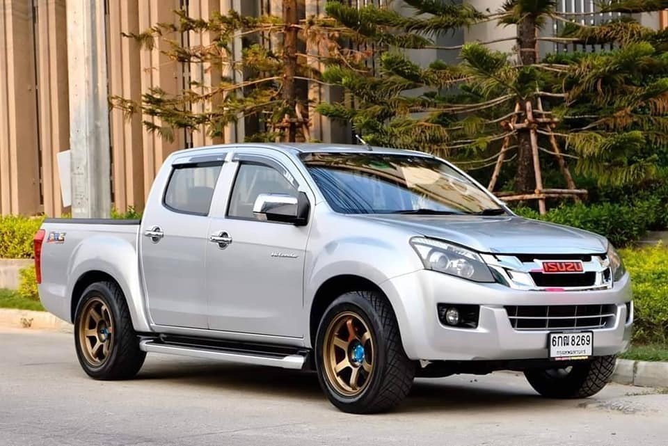 Isuzu D-Max Hi-Lander (4 ประตู) ปี 2012 สีเงิน
