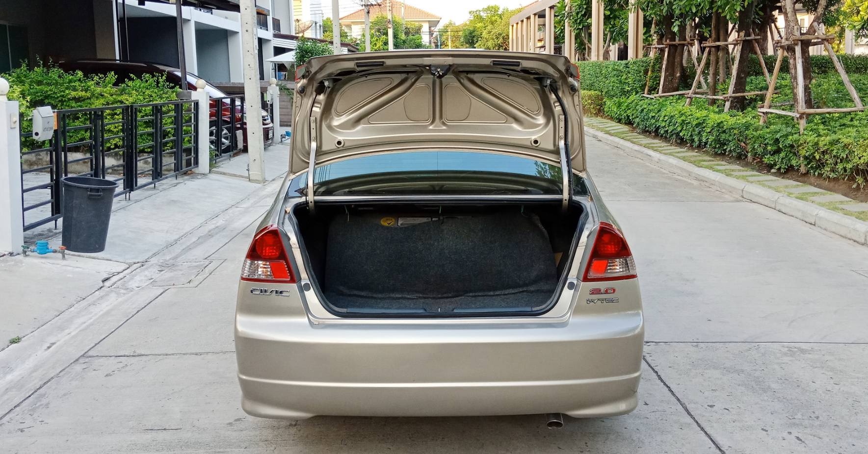 Honda Civic ES (Dimension) โฉม ตาเหยี่ยว ปี 2004 สีทอง (รูปที่ 10)
