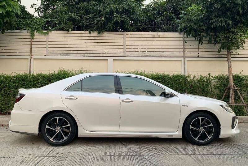 Toyota Camry ไมเนอร์เชนจ์ ปี 2016 สีขาว