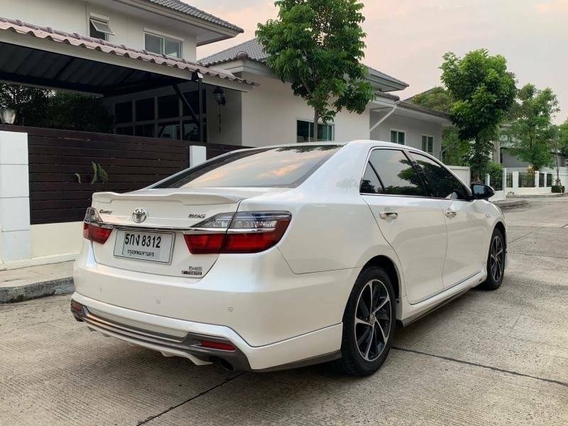 Toyota Camry ไมเนอร์เชนจ์ ปี 2016 สีขาว