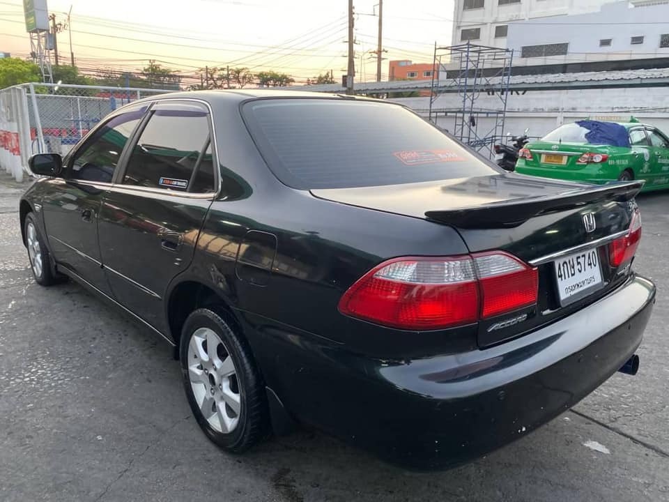 Honda Accord Gen 6 (งูเห่า) ปี 2002 สีดำ