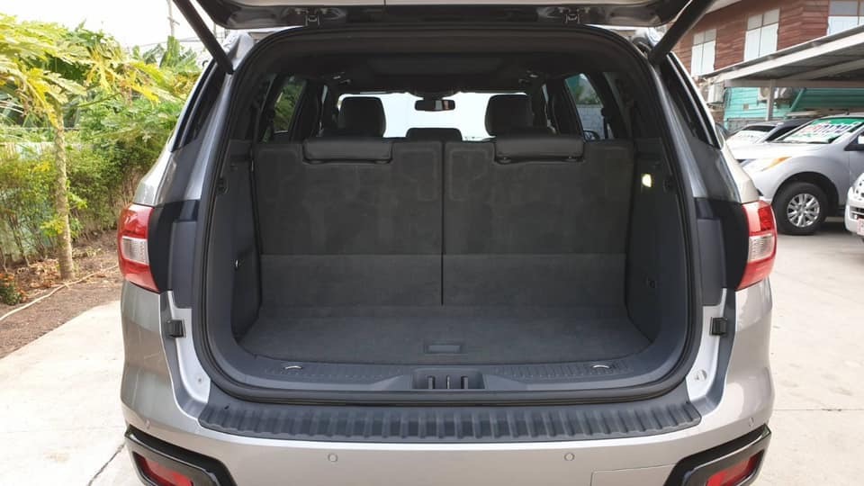 Ford Everest ปี 2016 สีเงิน (รูปที่ 8)