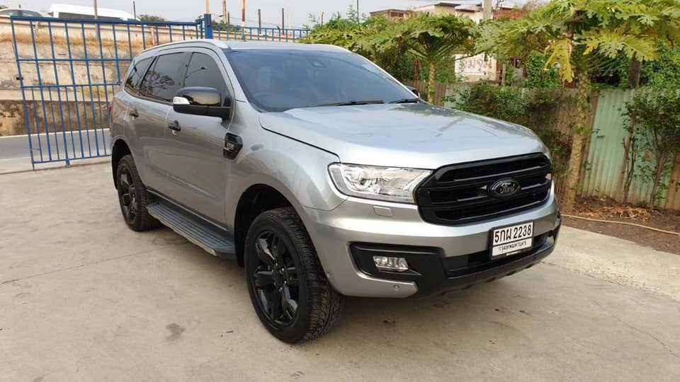 Ford Everest ปี 2016 สีเงิน (รูปที่ 3)