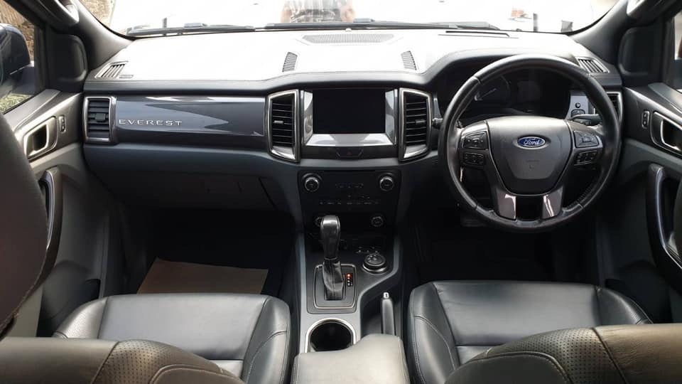 Ford Everest ปี 2016 สีเงิน (รูปที่ 4)