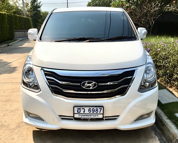 Hyundai H-1 ปี 2016 สีขาว