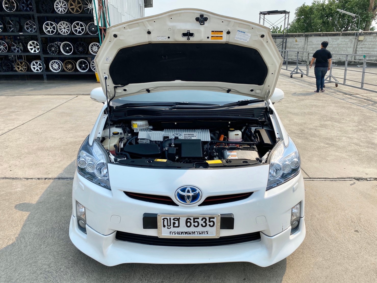 Toyota Prius ปี 2011 สีขาว (รูปที่ 5)