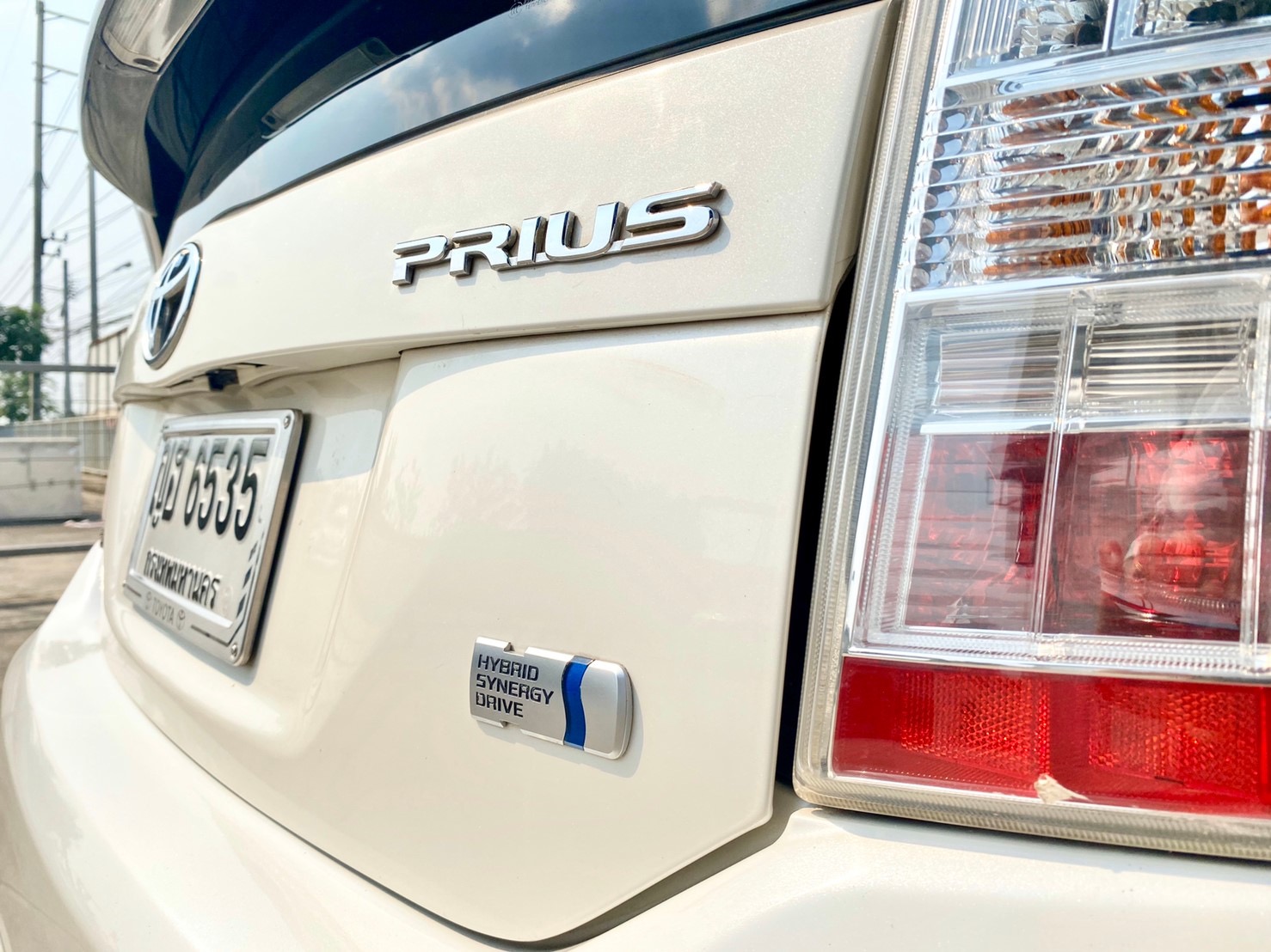 Toyota Prius ปี 2011 สีขาว (รูปที่ 20)