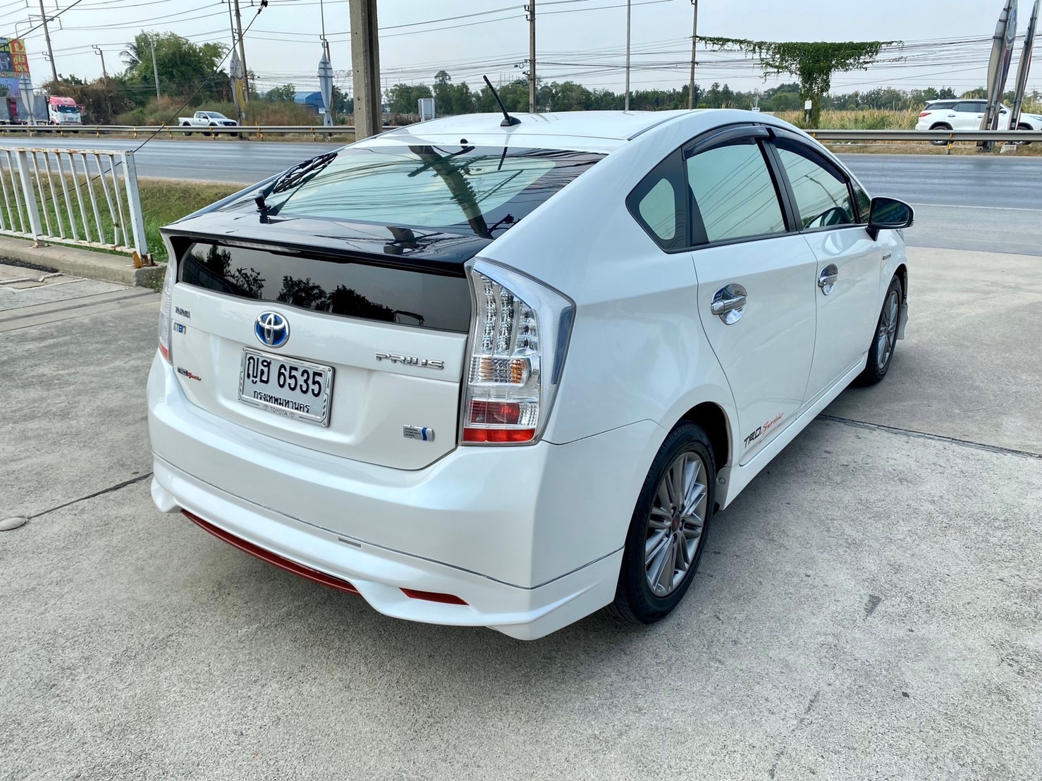 Toyota Prius ปี 2011 สีขาว (รูปที่ 22)