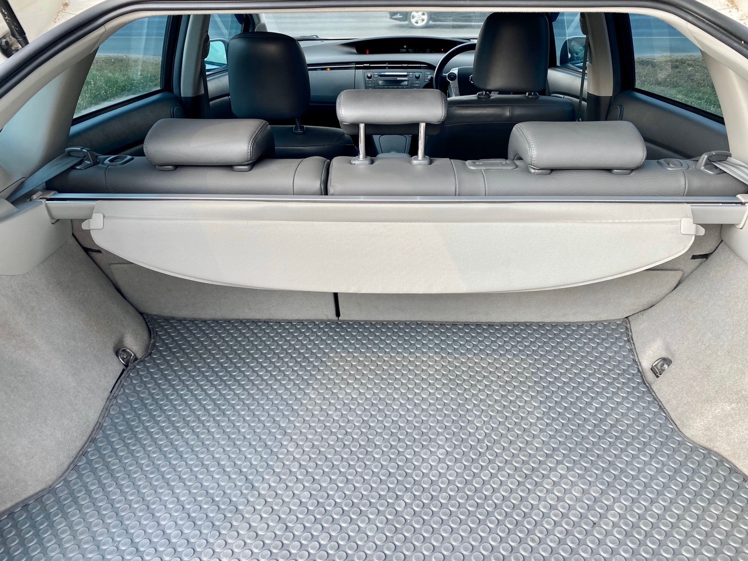 Toyota Prius ปี 2011 สีขาว (รูปที่ 19)