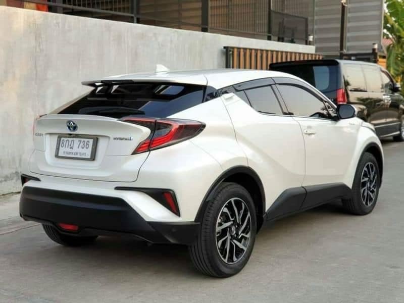 Toyota C-HR ปี 2019 สีขาว (รูปที่ 3)