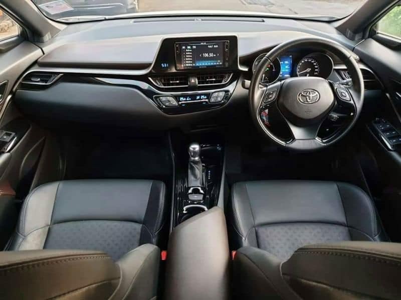Toyota C-HR ปี 2019 สีขาว (รูปที่ 8)