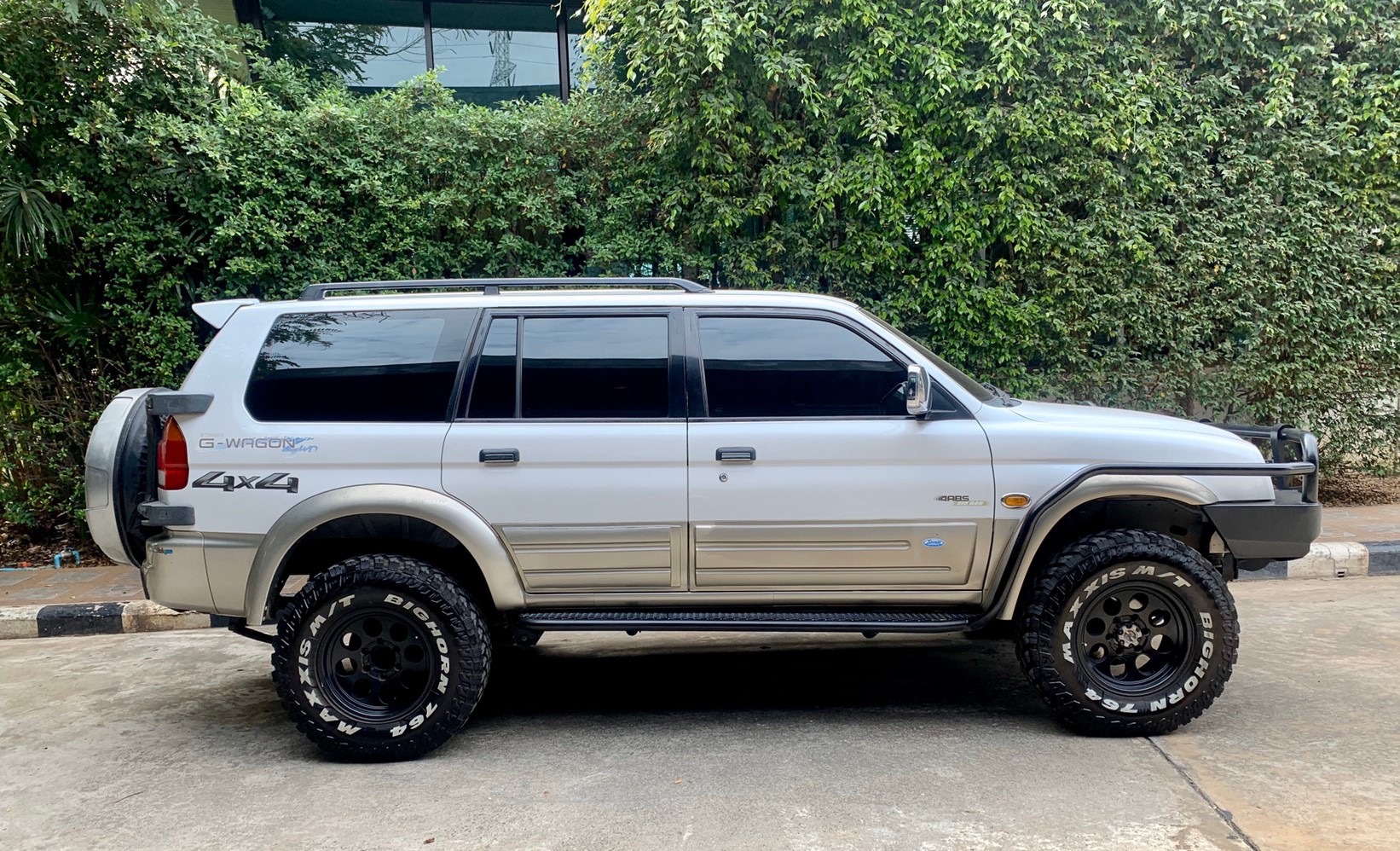 Mitsubishi Strada G-Wagon ปี 2002 สีขาว (รูปที่ 12)