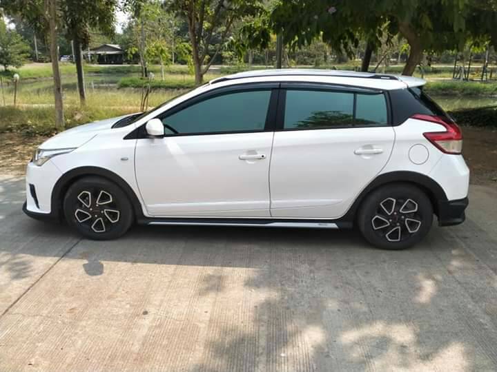 Toyota Yaris ปี 2016 สีขาว (รูปที่ 3)