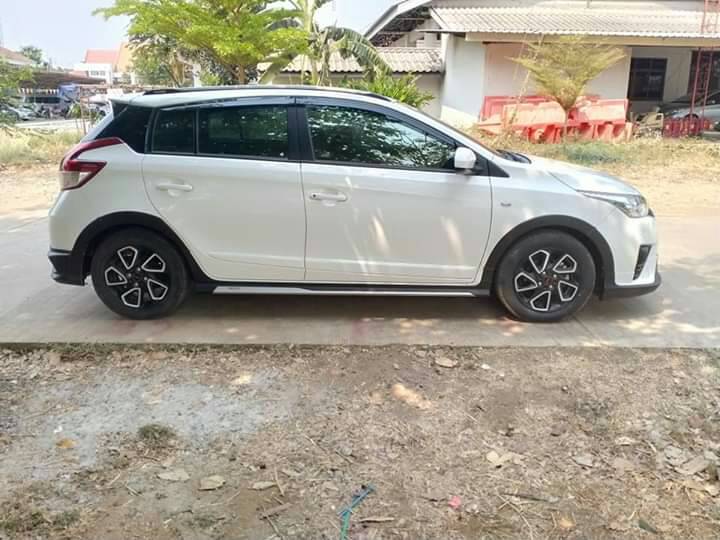 Toyota Yaris ปี 2016 สีขาว (รูปที่ 2)