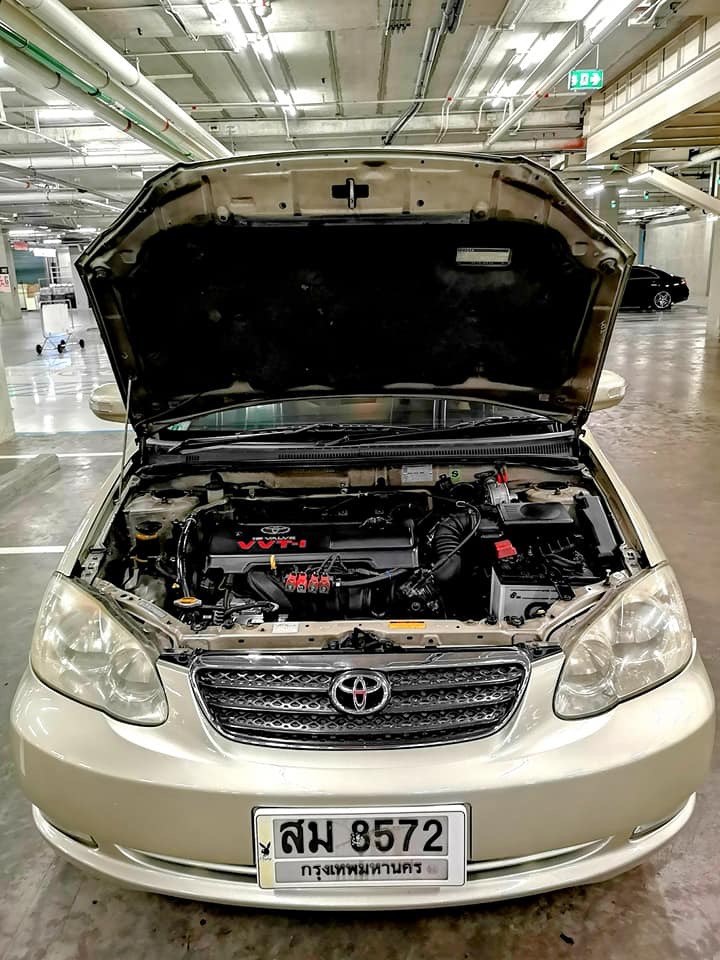 Toyota Corolla Altis สีทอง