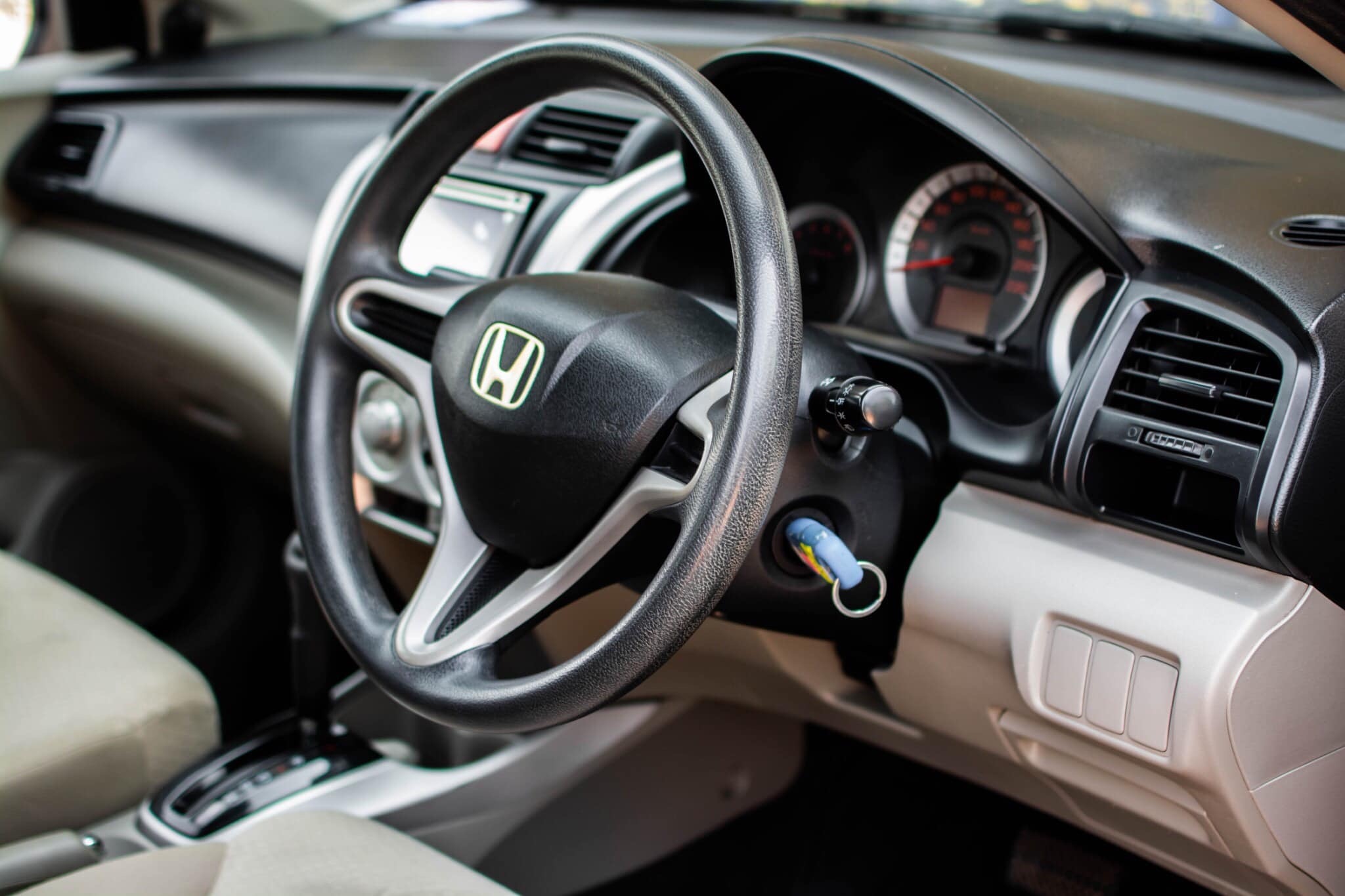 Honda City ปี 2009 สีแดง (รูปที่ 9)
