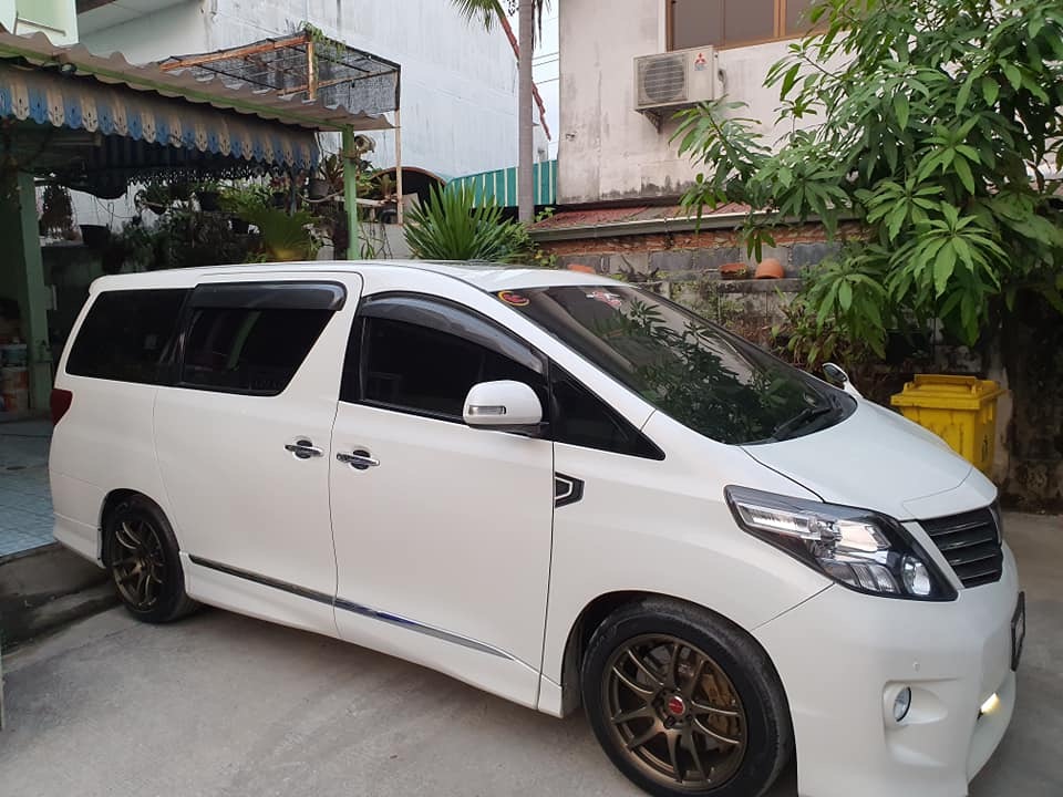 Toyota Alphard ปี 2010 สีขาว (รูปที่ 3)