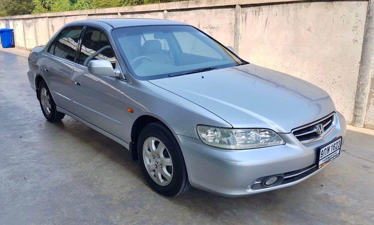 Honda Accord Gen 6 (งูเห่า) ปี 2003 สีเงิน