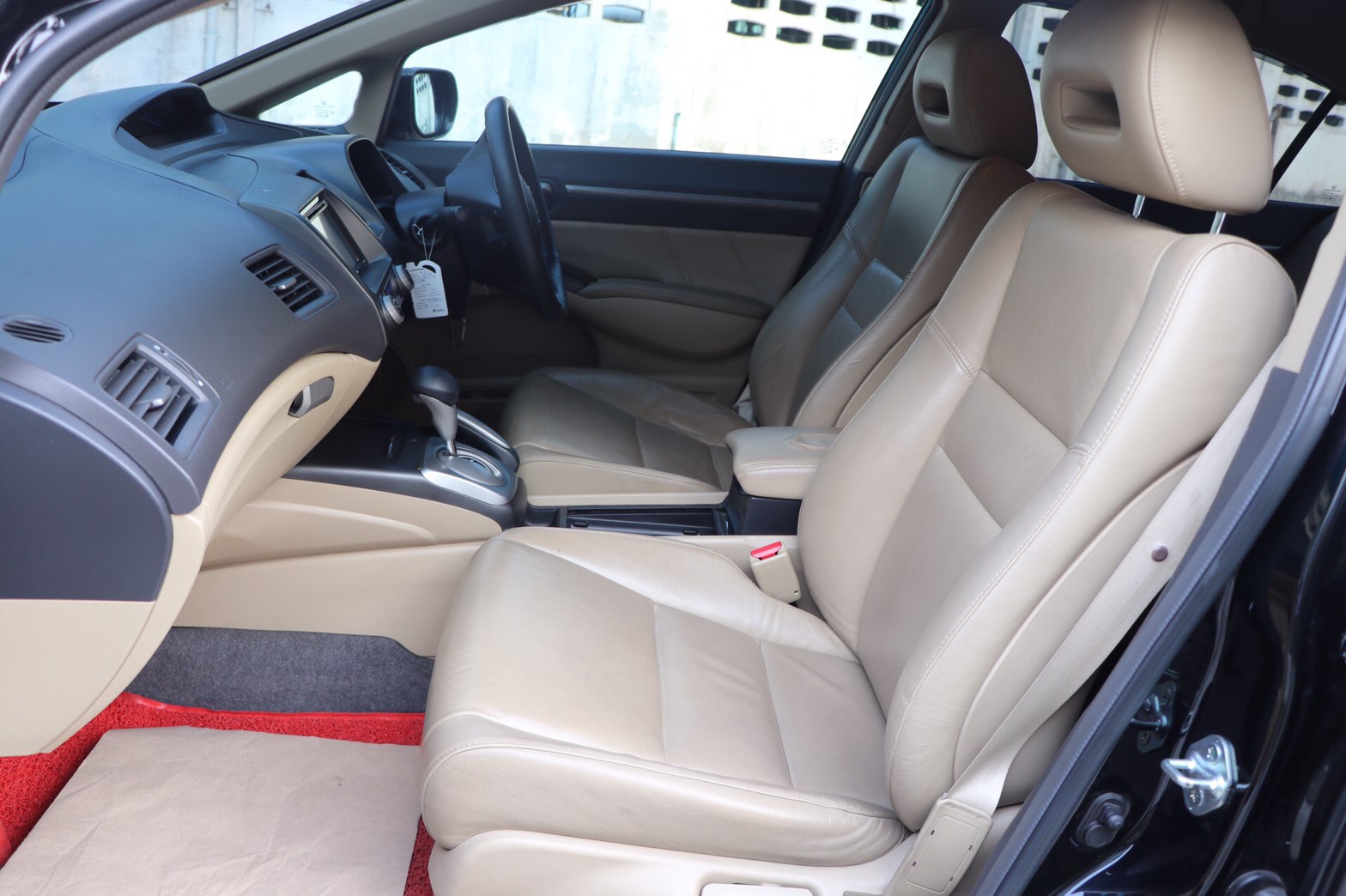 HONDA CIVIC 1.8E NAVI a/t สีดำ (รูปที่ 6)